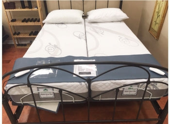 Can an adjustable bed have a footboard?